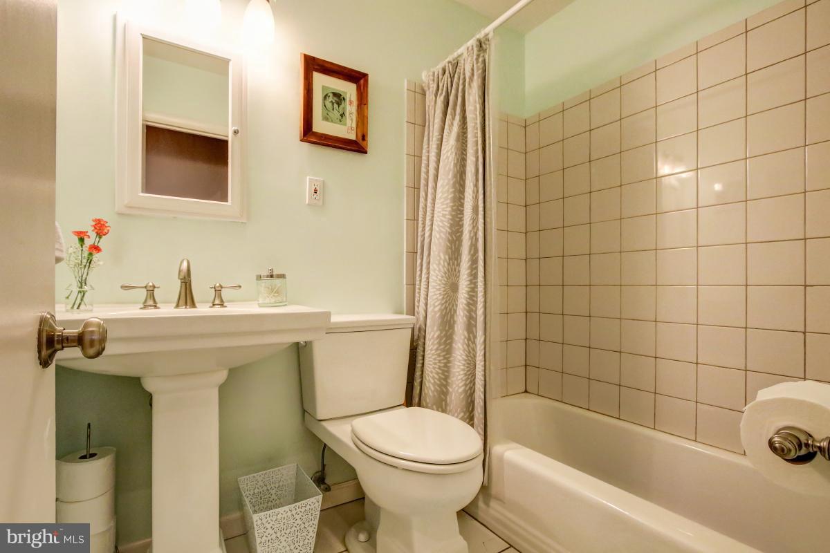 10707 Margate Road Silver Spring, MD 20901 - Photo 17 of 30 Hall Bath