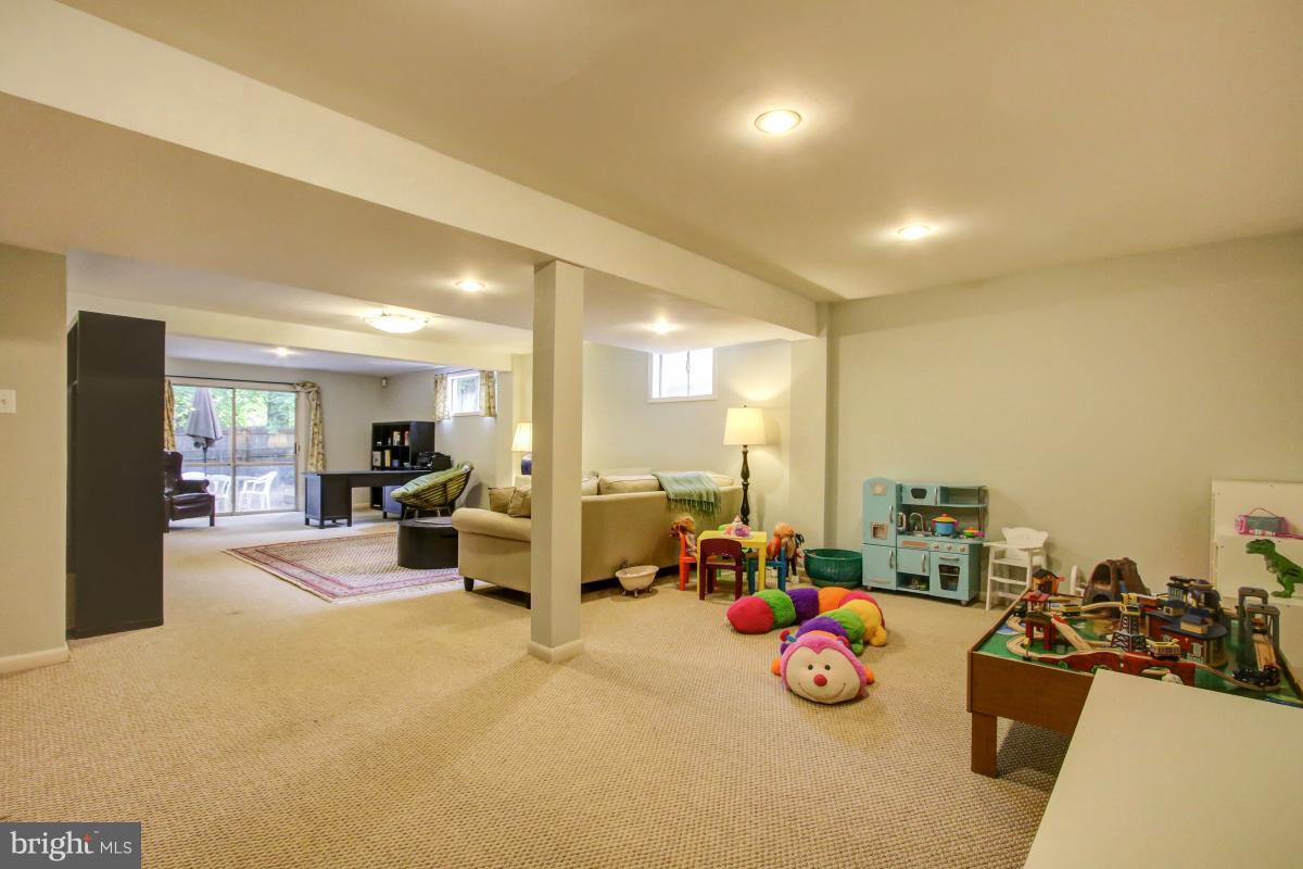 10707 Margate Road Silver Spring, MD 20901 - Photo 24 of 30 Family Room