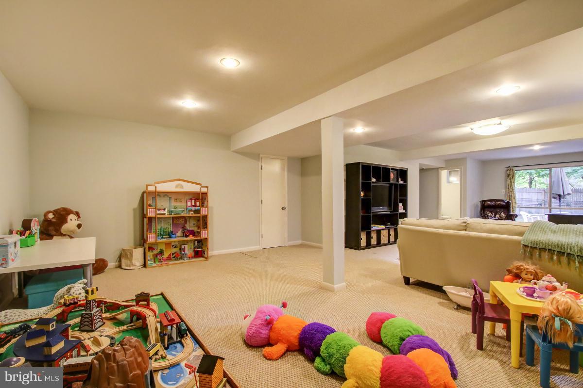 10707 Margate Road Silver Spring, MD 20901 - Photo 25 of 30 Family Room