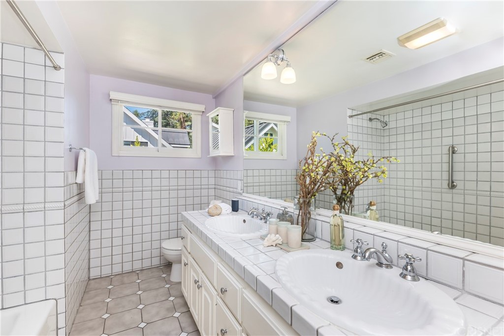 3300 Berry Drive Studio City, CA 91604 - Photo 21 of 35