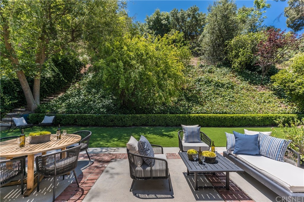 3300 Berry Drive Studio City, CA 91604 - Photo 28 of 35