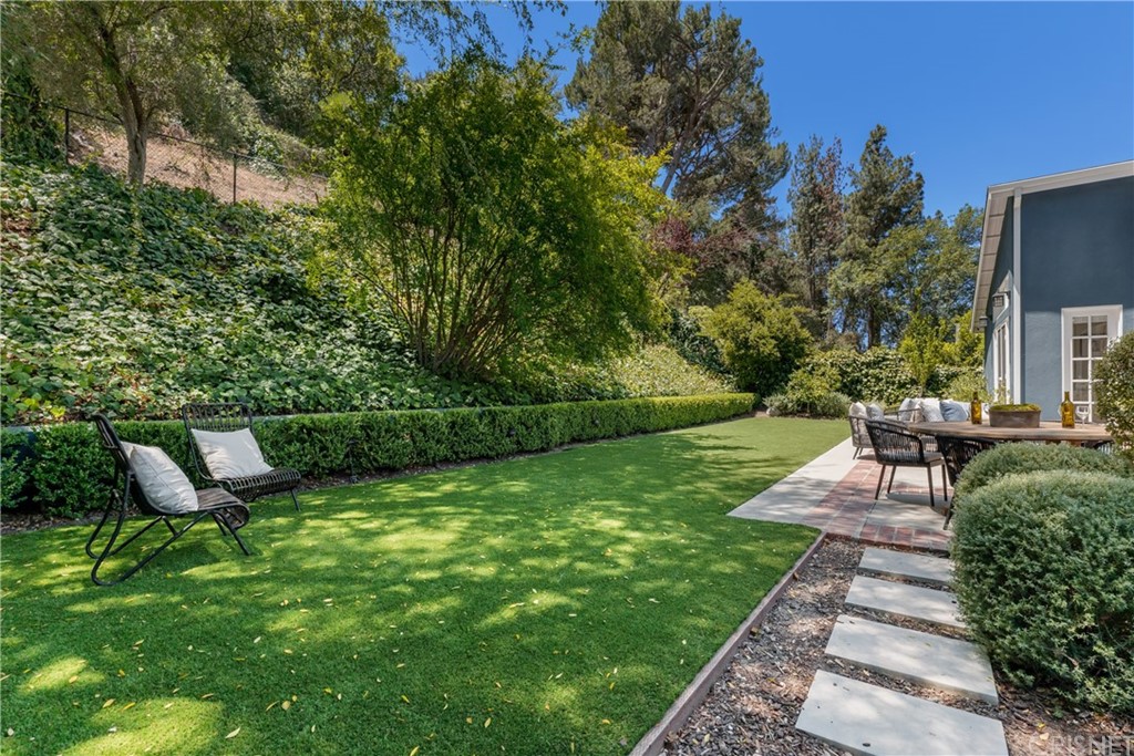 3300 Berry Drive Studio City, CA 91604 - Photo 30 of 35