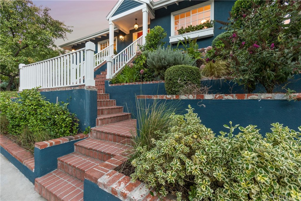 3300 Berry Drive Studio City, CA 91604 - Photo 5 of 35