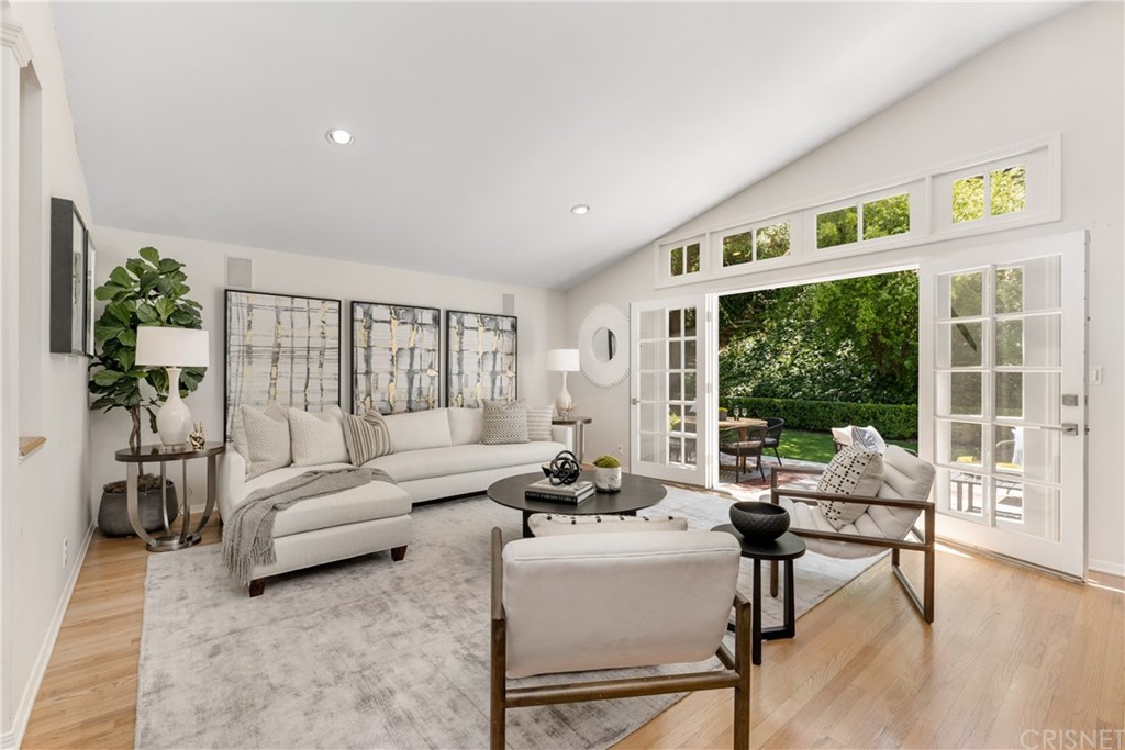 3300 Berry Drive Studio City, CA 91604 - Photo 7 of 35