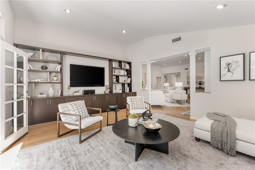 3300 Berry Drive Studio City, CA 91604 - Photo 10 of 35