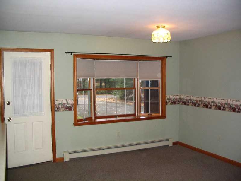 83 Woodridge Road Brewer, ME 04412 - Photo 4 of 34 Entry.
