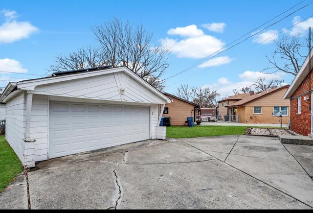 $263,900 | 350 Carey Court, Chicago Heights, IL 60411