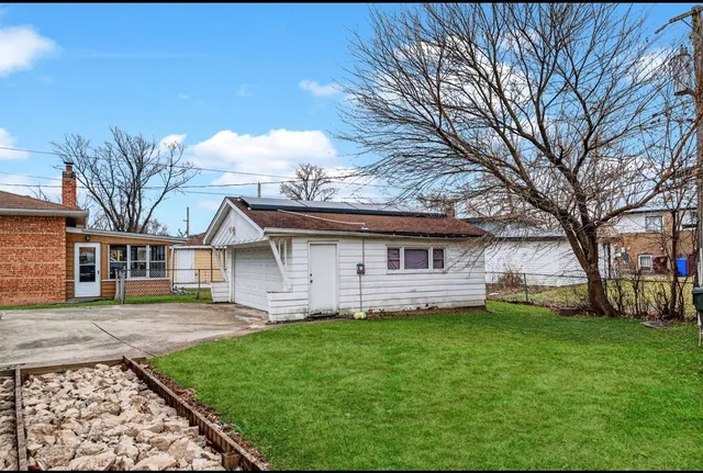 $263,900 | 350 Carey Court, Chicago Heights, IL 60411