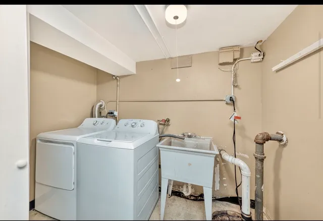 $263,900 | 350 Carey Court, Chicago Heights, IL 60411