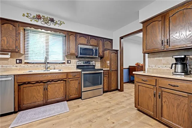 $579,900 | 19430 Hardy Street, Stilwell, KS 66085