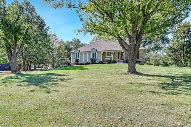 $595,000 | 19430 Hardy Street, Stilwell, KS 66085
