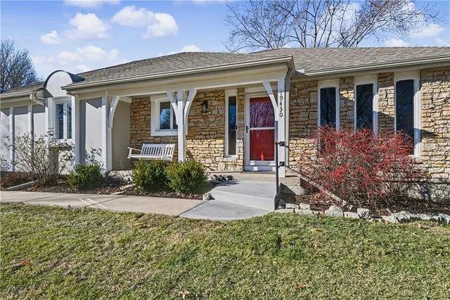 $579,900 | 19430 Hardy Street, Stilwell, KS 66085