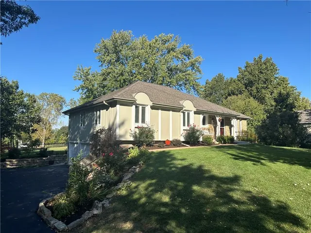 $579,900 | 19430 Hardy Street, Stilwell, KS 66085