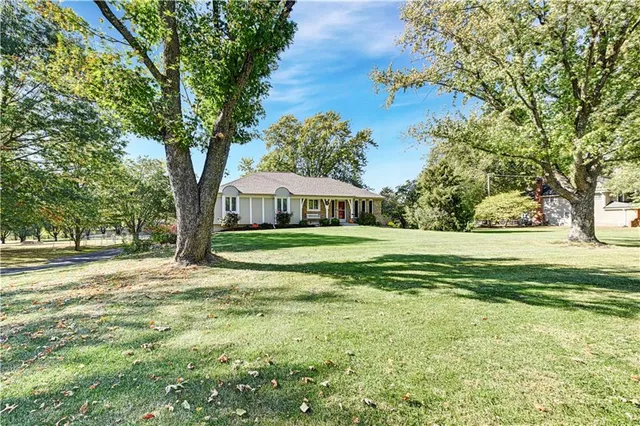 $595,000 | 19430 Hardy Street, Stilwell, KS 66085