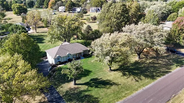 $579,900 | 19430 Hardy Street, Stilwell, KS 66085
