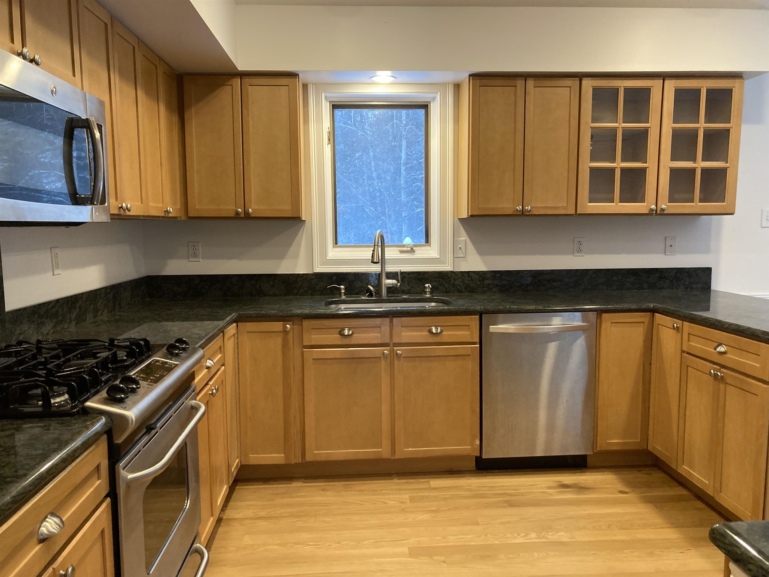 88 S Road Canaan, NH 03741 - Photo 3 of 58