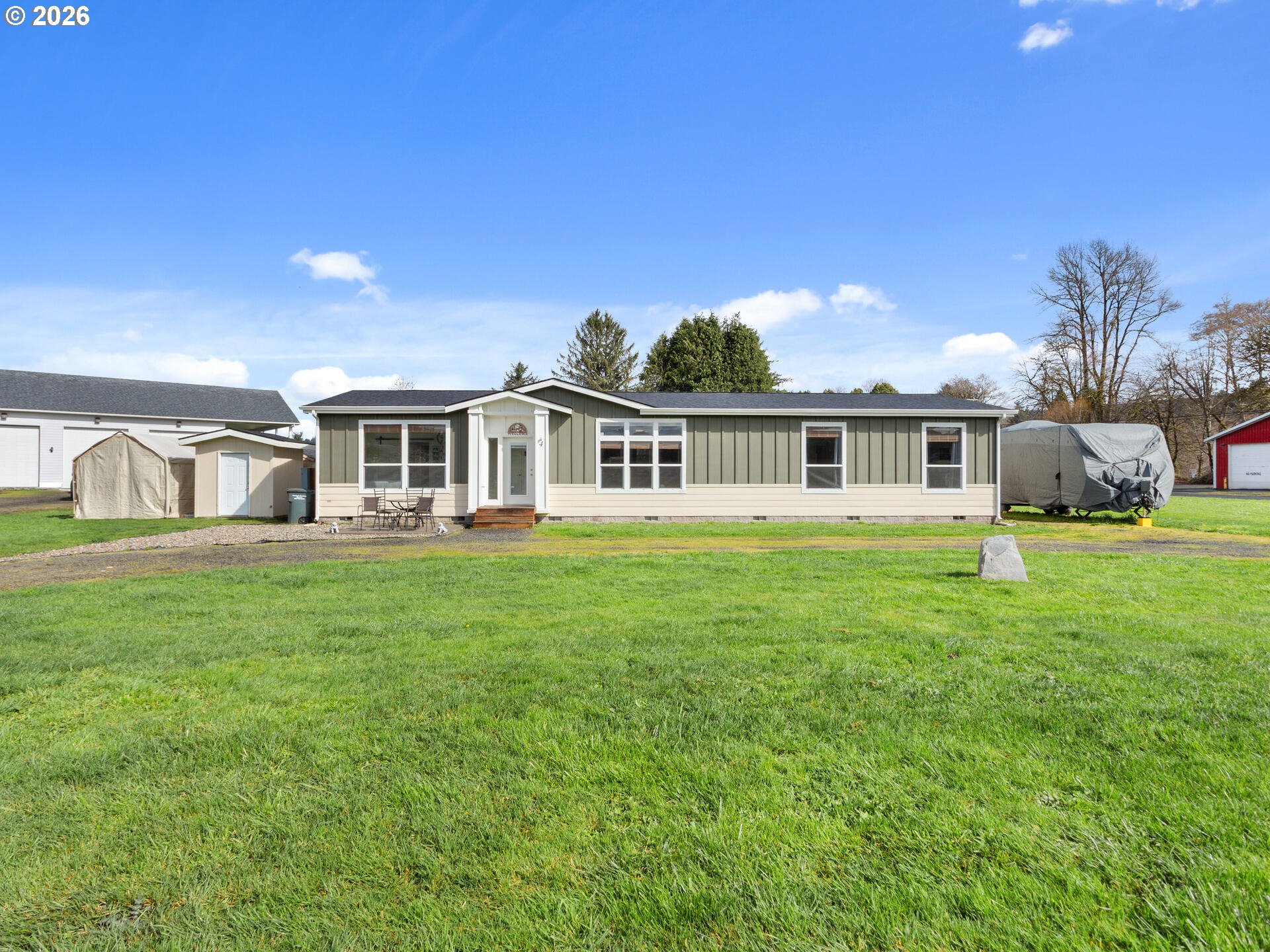 4 Nature Loop Cathlamet, WA 98612 - Photo 2 of 48