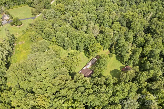 a view of a tennis court