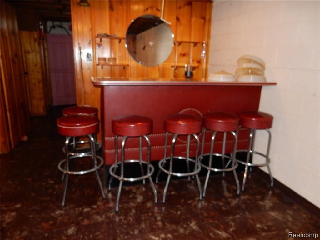 1368 Fairholme Road Grosse Pointe, MI 48236 - Photo 13 of 17 bar.JPG