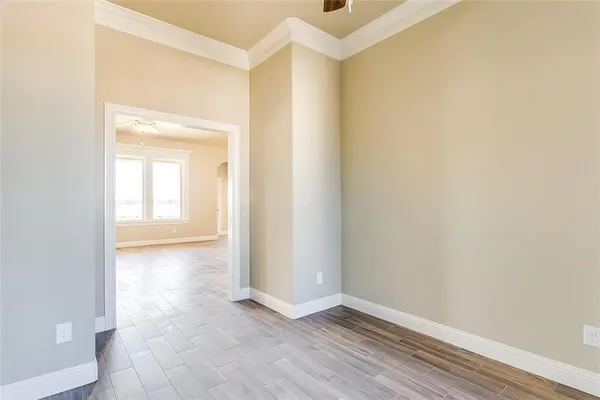 $2,500 | 320 Oar Wood Drive, Granbury, TX 76049