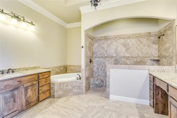 $2,500 | 320 Oar Wood Drive, Granbury, TX 76049