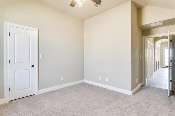 $2,500 | 320 Oar Wood Drive, Granbury, TX 76049