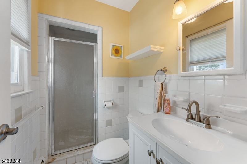 884 Peach Tree Road Union, NJ 07083 - Photo 18 of 24