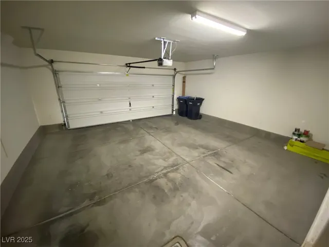 $2,000 | 2081 Artistic Flair Walk, Henderson, NV 89044