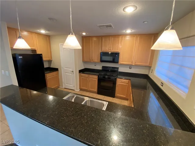 $2,000 | 2081 Artistic Flair Walk, Henderson, NV 89044