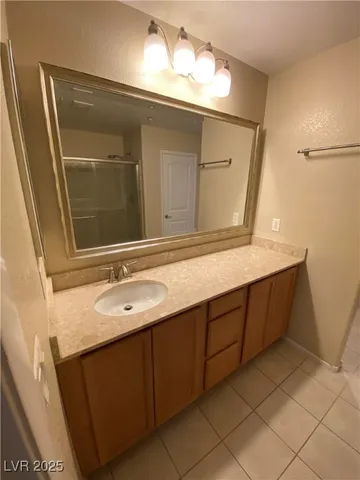 $2,000 | 2081 Artistic Flair Walk, Henderson, NV 89044