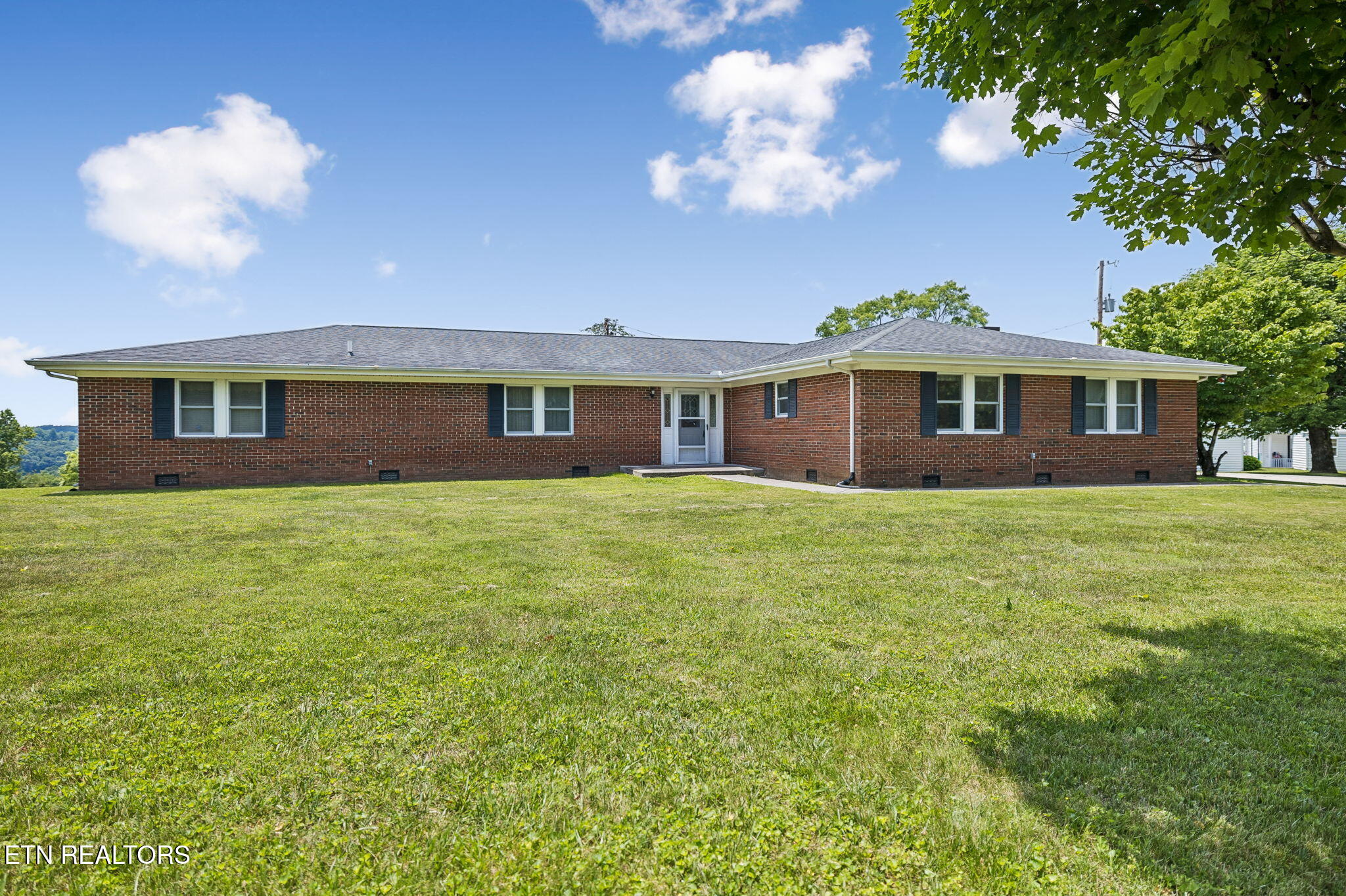 1-147 Meredith Rd - 001