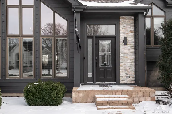 a view of entrance front of the house
