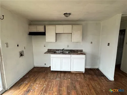 $74,900 | 0 Ave G/hwy 77 Street, Lott, TX 76656