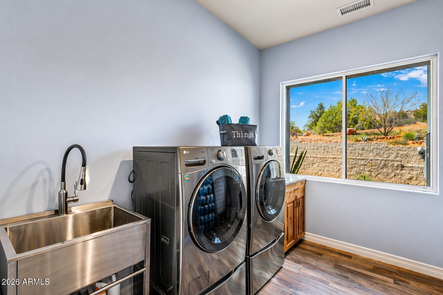 10 Ho Hum Circle Sedona, AZ 86351 - Photo 35 of 45 Large laundry with mud sink