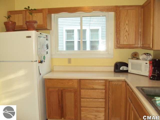 126 Rockingham Avenue Alma, MI 48801 - Photo 9 of 22 1768614-8.JPG