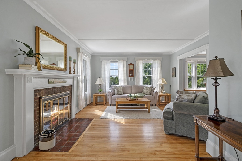 4 Upland Road Swampscott, MA 01907 - Photo 8 of 42 Gallery Image 8