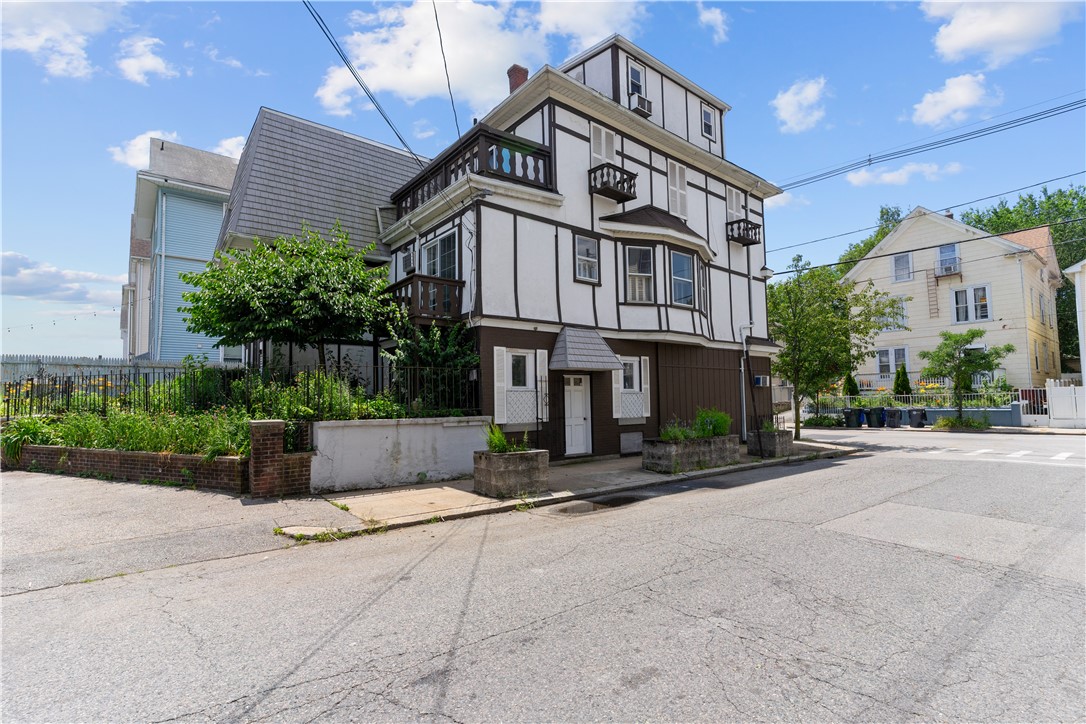 129 Academy Avenue Providence, RI 02908 - Photo 6 of 49