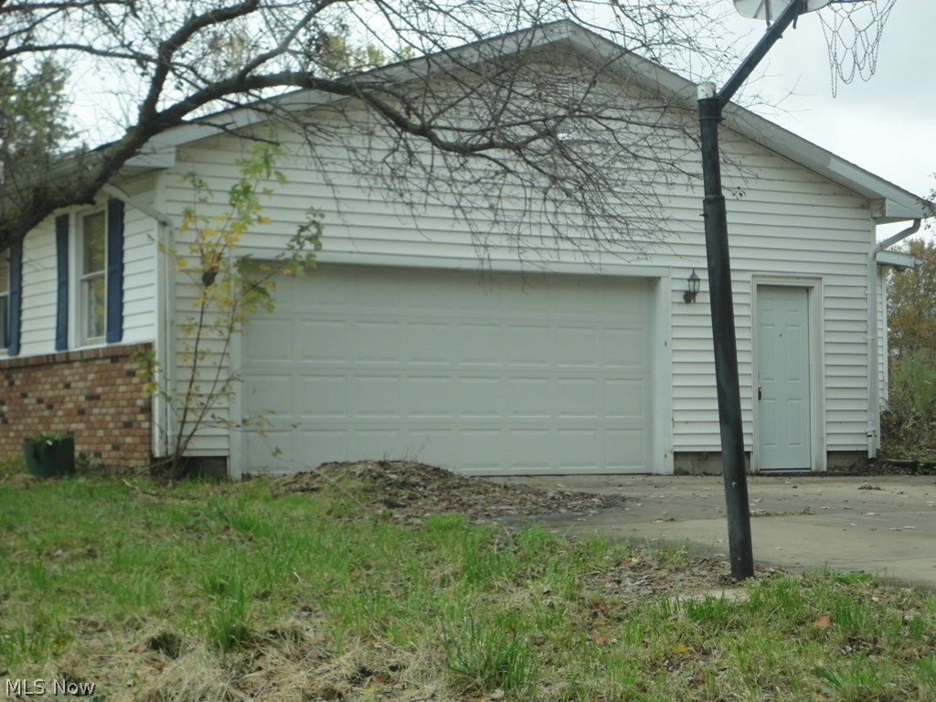 5406 Phillips Rice Road Cortland, OH 44410 - Photo 3 of 13 Gallery Image 3
