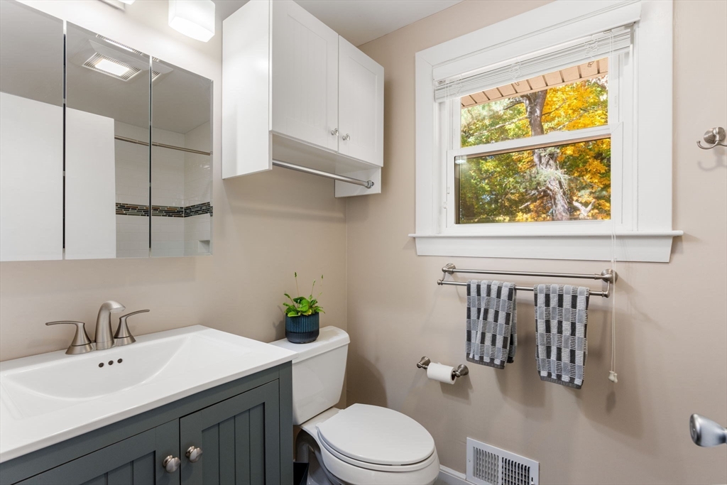 11 Bald Rock Road Wayland, MA 01778 - Photo 12 of 20 Gallery Image 12