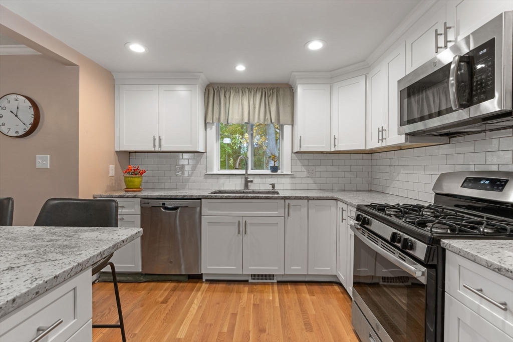 11 Bald Rock Road Wayland, MA 01778 - Photo 8 of 20 Gallery Image 8