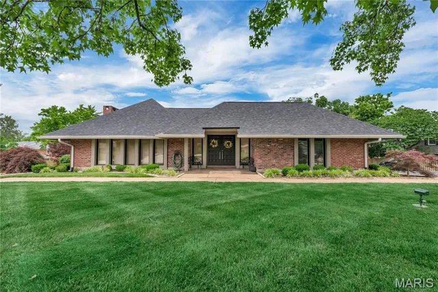 $169,900 | 13489 Beaulac Drive, Chesterfield, MO 63141