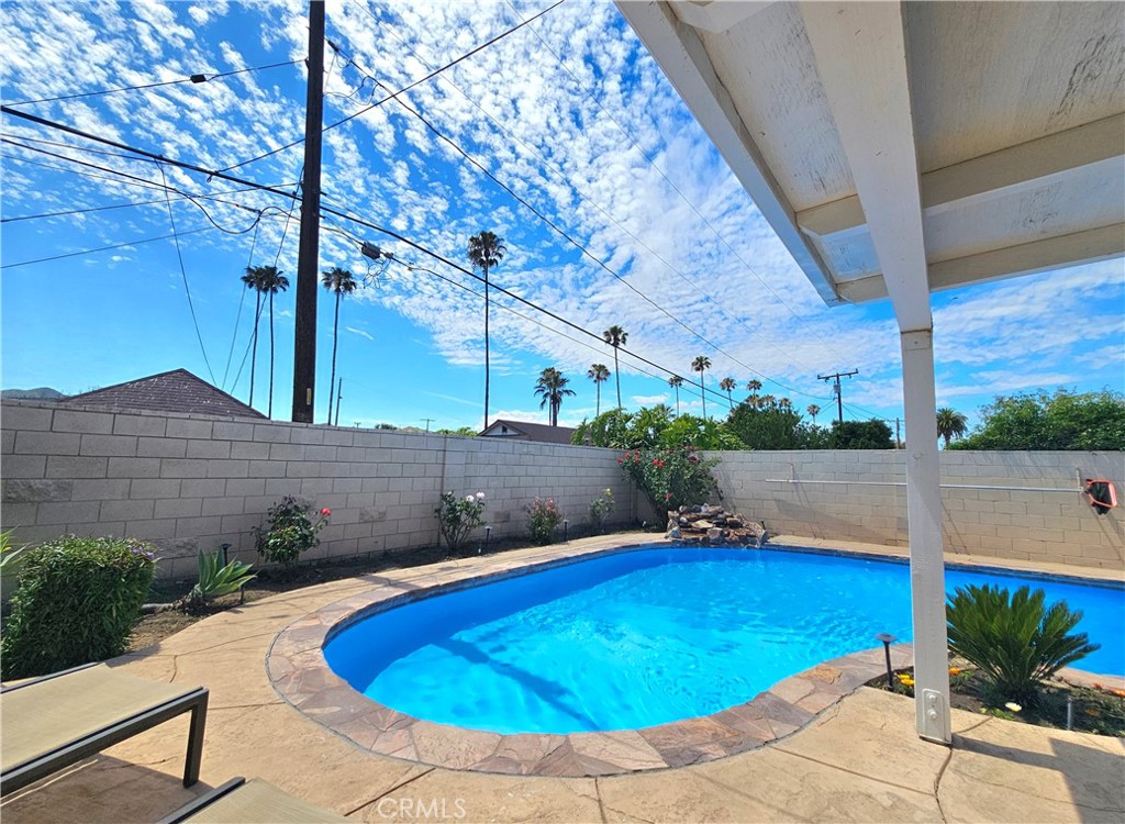 2092 Cutler Street Simi Valley, CA 93065 - Photo 15 of 34