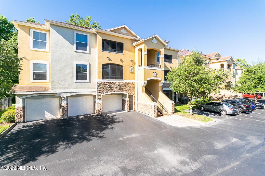 8539 Gate Parkway West, Unit 1534, Jacksonville, FL 32216 Compass