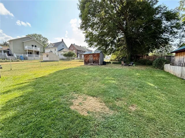 $1,400 | 213 North Seward Avenue, Auburn, NY 13021