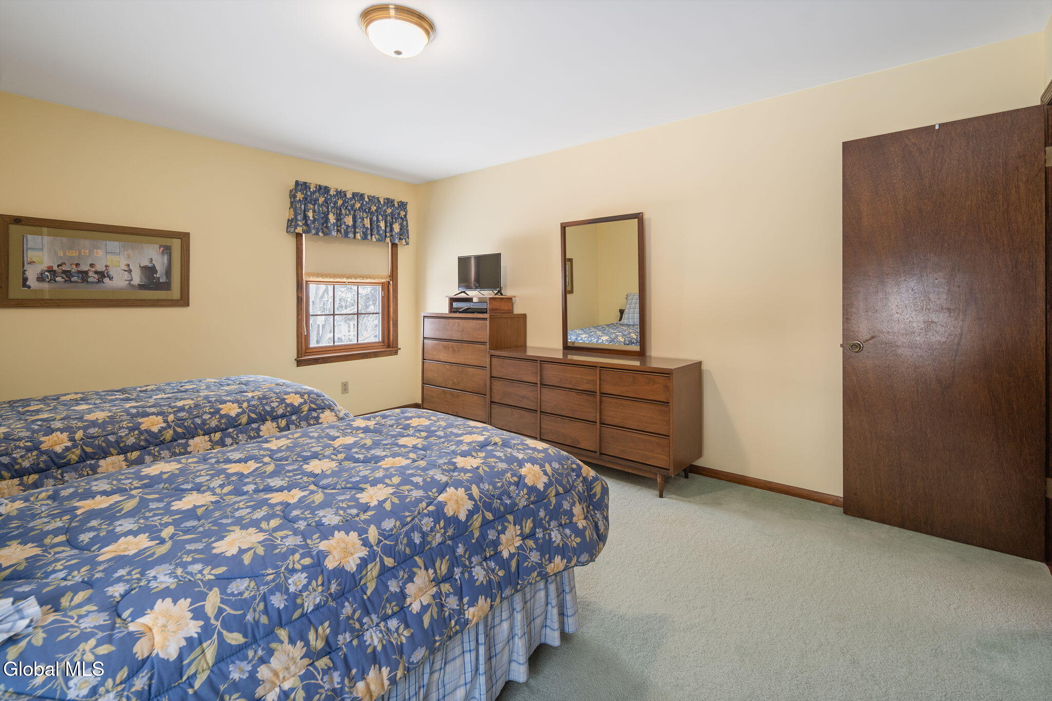 214 Benjamin Street Guilderland, NY 12303 - Photo 45 of 76 43-214BenjaminSt_43