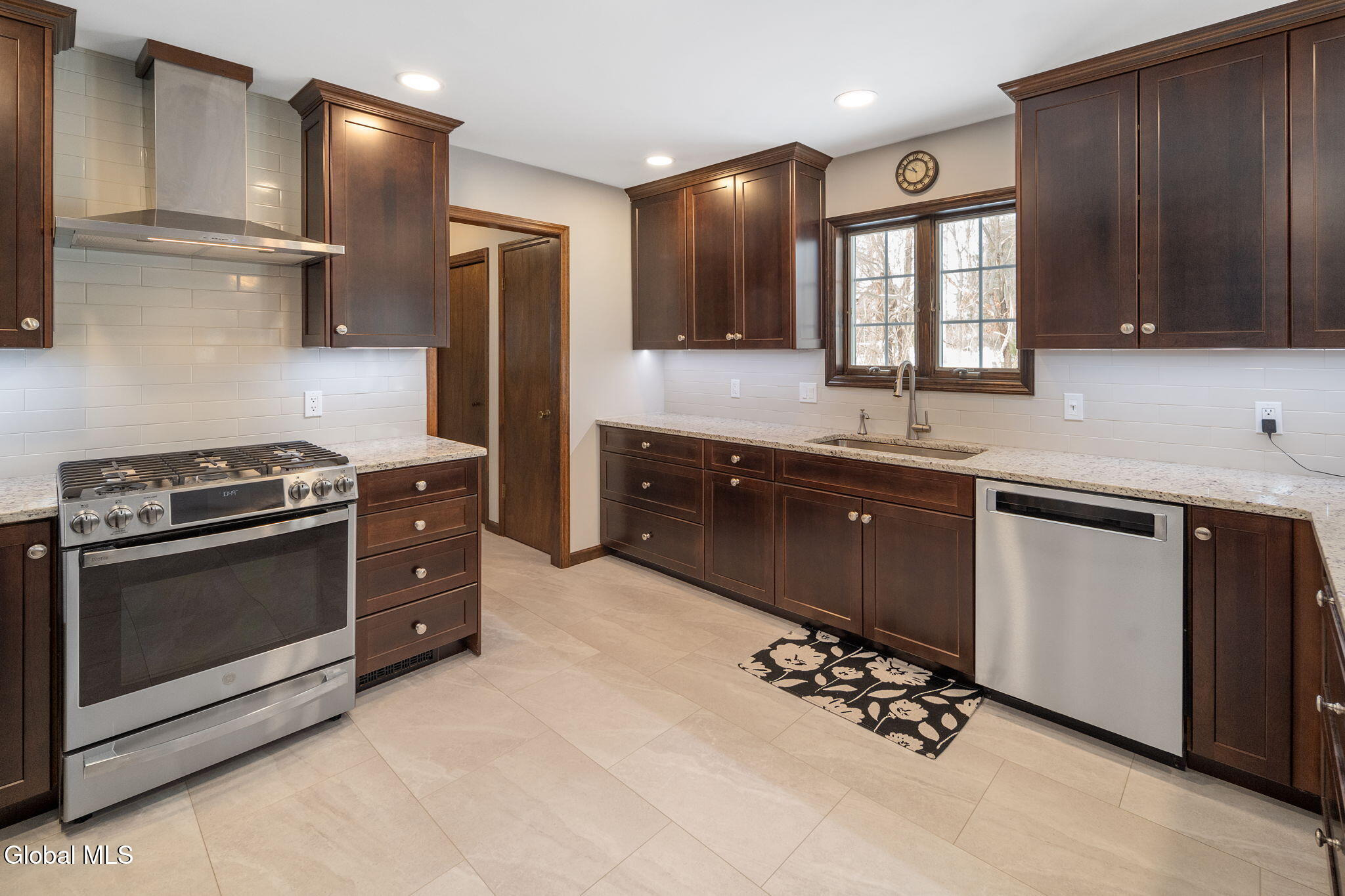 214 Benjamin Street Guilderland, NY 12303 - Photo 6 of 76 15-214BenjaminSt_15