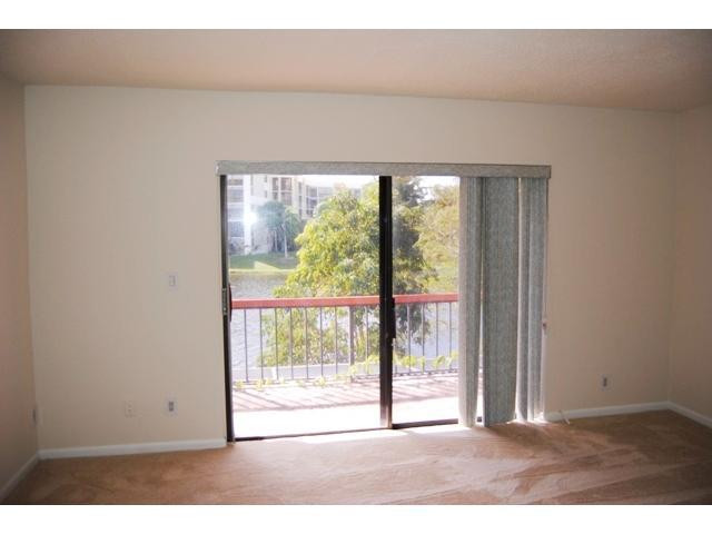 6557 Racquet Club Drive, Unit 121 Lauderhill, FL 33319 - Photo 5 of 9 Bedroom