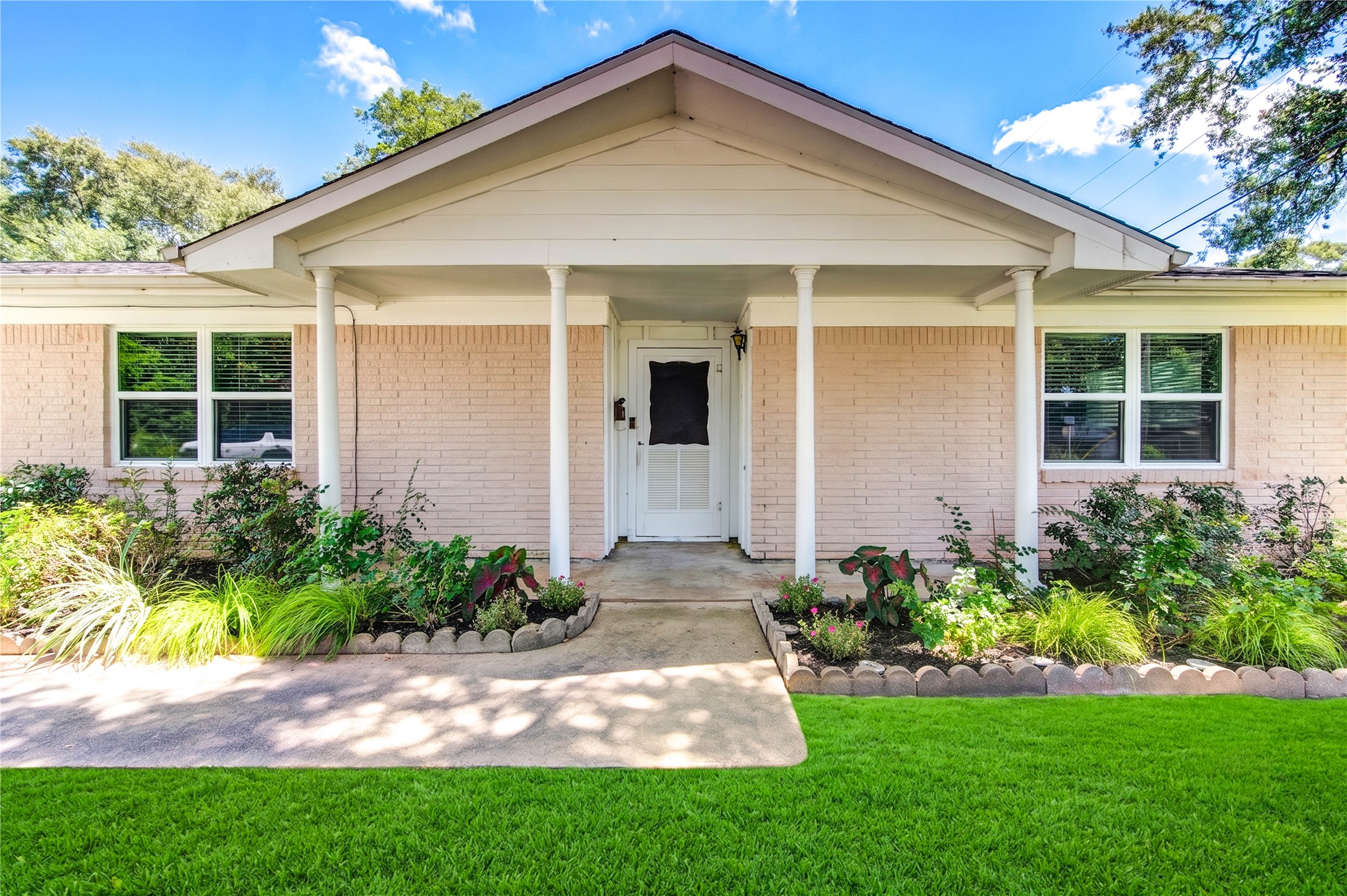 1105 Kost Road Alvin, TX 77511 - Photo 3 of 48