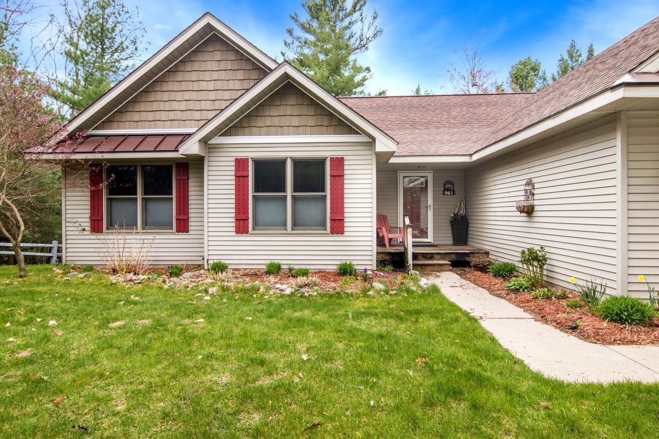 961 West Long Lake Road Traverse City, MI 49685 - Photo 2 of 32