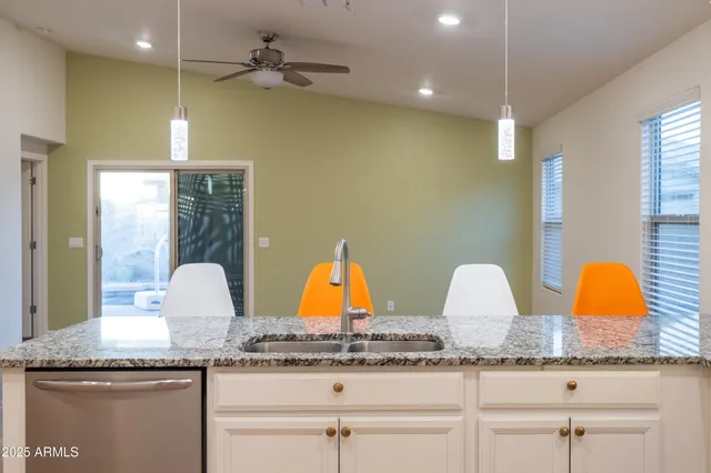 $420,000 | 6230 South 34th Drive, Phoenix, AZ 85041